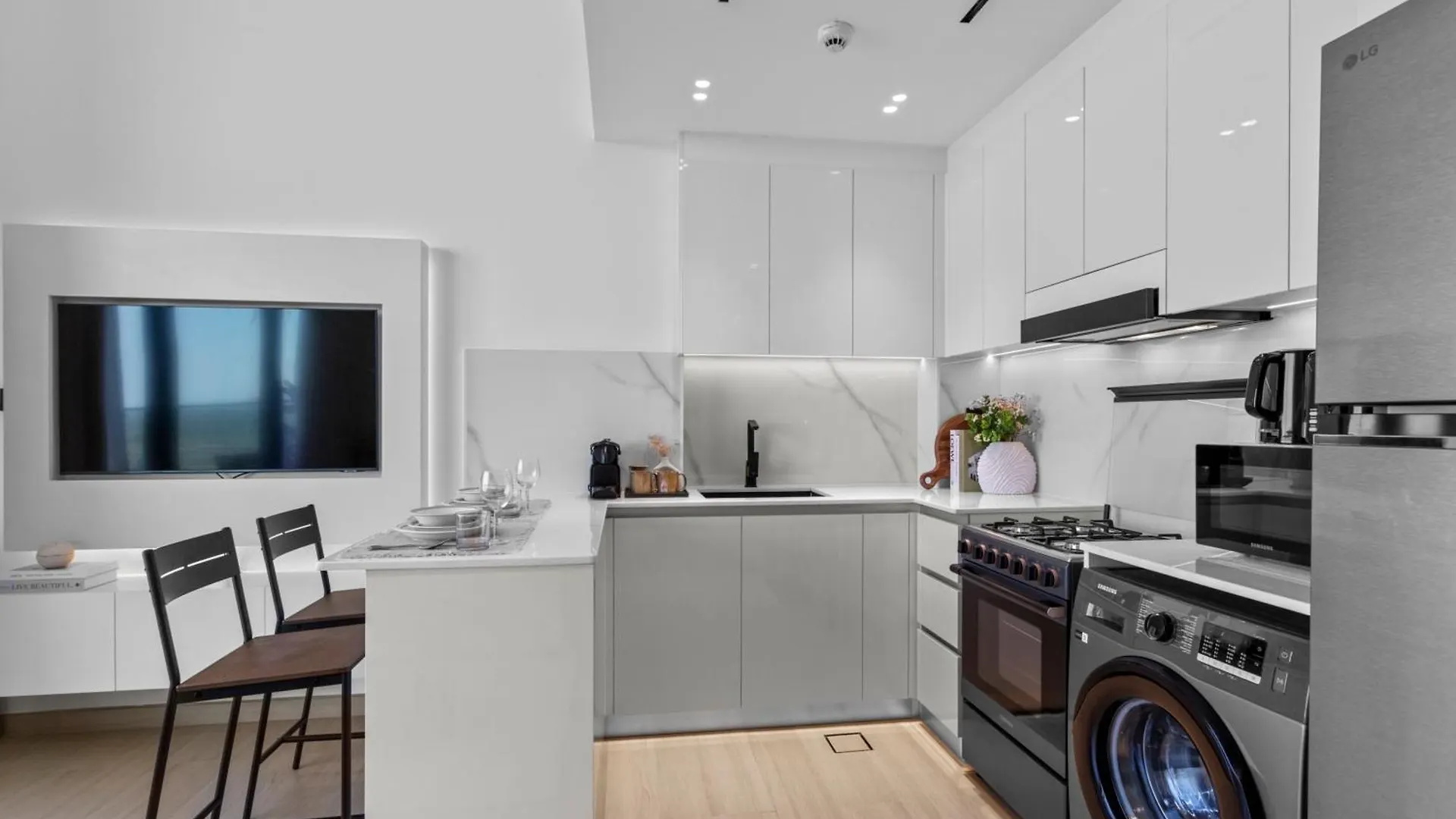Elegant Living In 1 Bdr At Jvc With Top Amenities Dubai 0*,